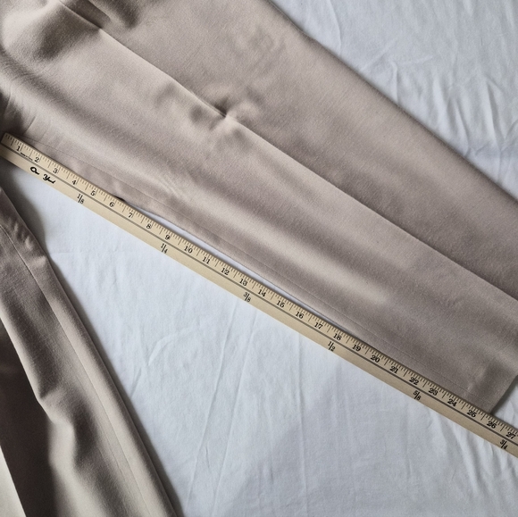Talbots Petites Italian Fabric Wool Blend Pleated Trousers - Beige 14P - Picture 9 of 10